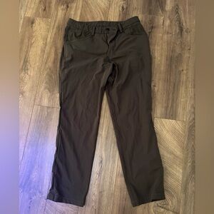 Lululemon ABCc pants size 32. Dark grey/brown